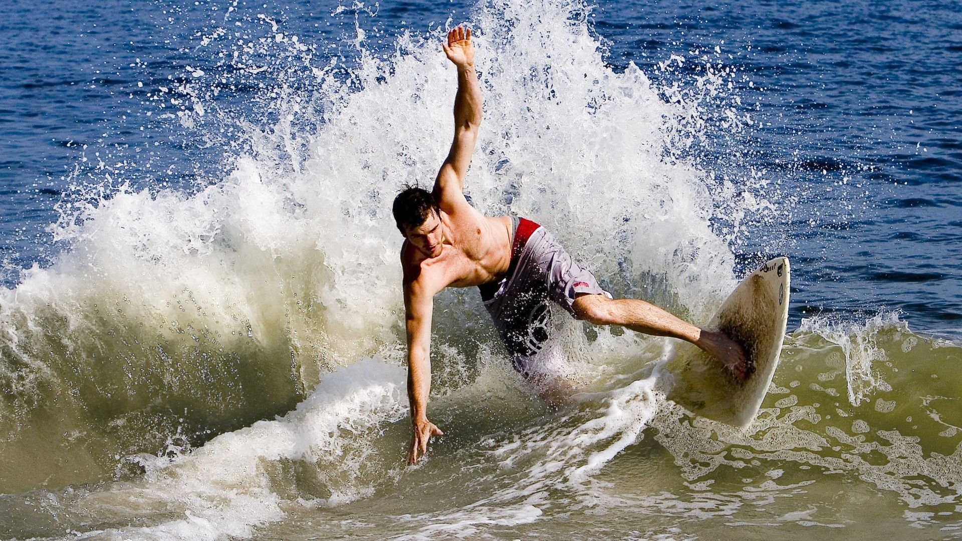 英超史上最年轻得分手诞生，未来可期，英超最年轻主帅
